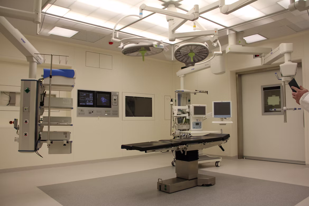 Instituto de Cancerología Jalisco: áreas críticas climatizadas bajo estándares ASHRAE e IMSS.